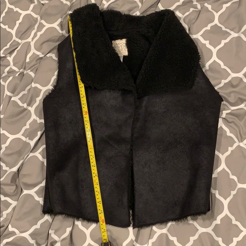 NWOT - Faux Fur Vest - Picture 4 of 5